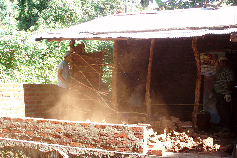 Sri Lanka clay brick house construction
