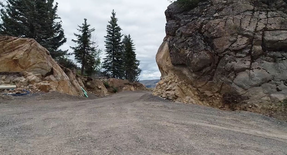 Lincoln Bluff driveway approach1
