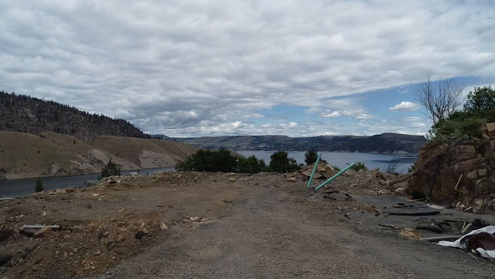 Lincoln Bluff driveway approach3