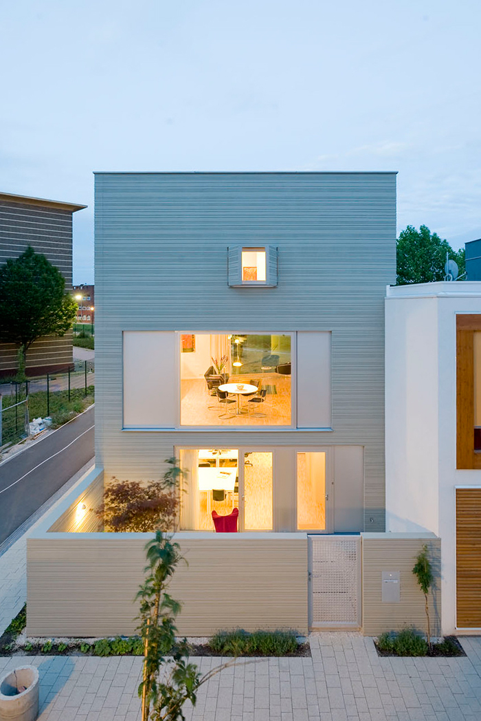 minimalist house exterior