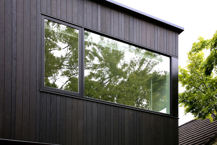minimalist window detailing