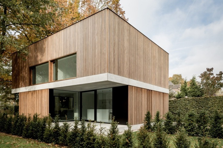 Simple modern flat roof design