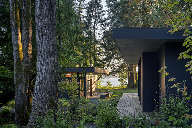Design Inspiration: Wooded Lakeside Retreats - separate volumes